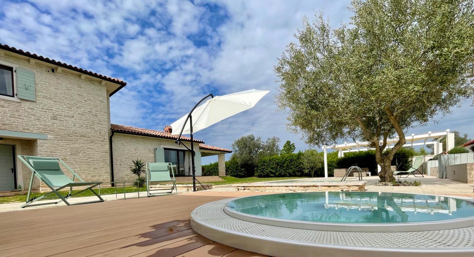 Luxury Villa In Istria - 9,000 Sqm Private Estate With Pool & Sauna, 15 Min To Sea, Near Fazana, 3 Bedrooms Jursici Exterior photo